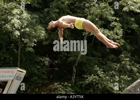 Cliff Diving, Suisse, la Valle Maggia Banque D'Images