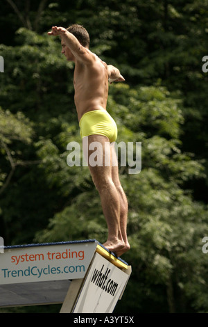 Cliff Diving, Suisse, la Valle Maggia, Brontalla Banque D'Images