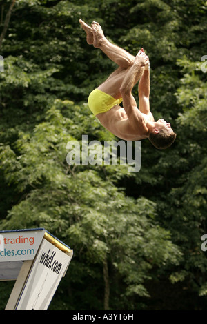 Cliff Diving, Suisse, la Valle Maggia, Brontalla Banque D'Images