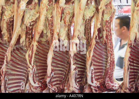 Les carcasses de chèvres au cours du marché Banque D'Images