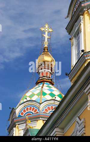 La Tour De La Cathédrale Zenkov colorés Banque D'Images