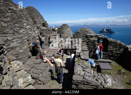 Les touristes sur Skellig Michael, Co Kerry, Ireland Banque D'Images