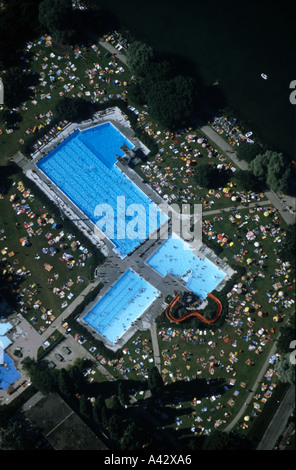 Piscines vue aérienne Banque D'Images
