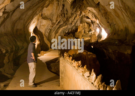 Tham Jang ou grotte de Tham Chang Vang Vieng Laos Banque D'Images