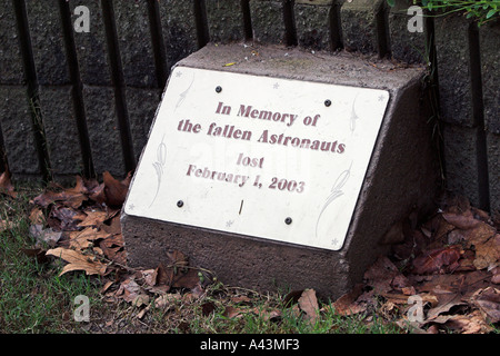 Plaque honorant les astronautes de la navette spatiale Columbia c'est situé dans Johnny Carson Park dans la ville de Burbank en Californie Banque D'Images