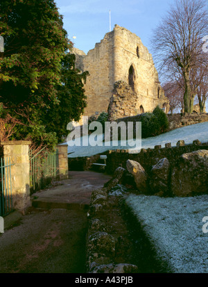 Ruines du château de Knaresborough en hiver, Knaresborough, North Yorkshire, Angleterre, Royaume-Uni. Banque D'Images