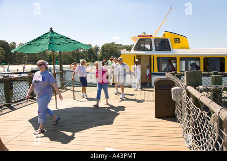 Walt Disney World Park, vous saisissez Fort Wilderness Resort de transport en bateau Banque D'Images