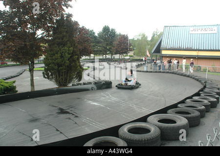 Cours de négociation du pilote sur la piste Sports Motorisés Karting Banque D'Images