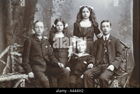 Un portrait de famille prises pendant ou près de la première guerre mondiale Banque D'Images