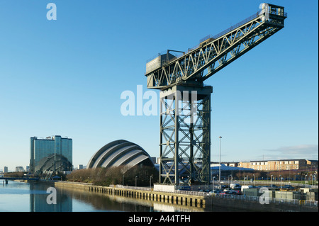 L'Finnieston Crane, le SECC et le Crowne Plaza Hotel à côté de la rivière Clyde, Glasgow, Ecosse Banque D'Images