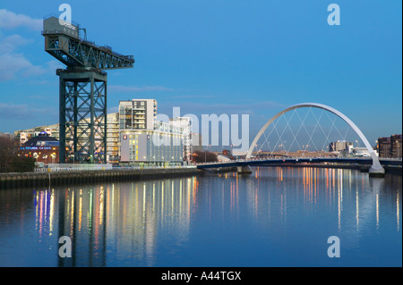 La rivière Clyde, grue Finnieston Quay, l'Inde, et l'Arc, Clyde Glasgow, Écosse Banque D'Images