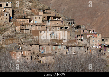 Village de montagne traditionnel berbère, Haut Atlas près de Parc national de Toubkal, Imlil, Maroc, Afrique du Nord 2007 Banque D'Images