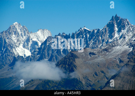 Des aiguilles rocheuses autour d'Aiguille du Midi dans le Mt. Mont-blanc Haute-Savoie France Banque D'Images