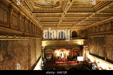 La salle des cinq cents dans le Palazzo Vecchio, Florence, Italie Banque D'Images