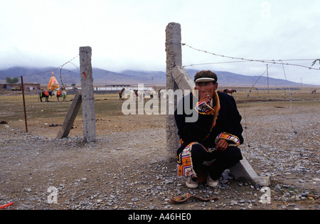 Nomade tibétain dans le lac Qinghai, également connu sous le nom de Koko Nur ou Kukunor dans la province de Qinghai Chine Banque D'Images