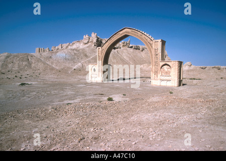 Ancienne citadelle et 11e siècle arch à Bost Qali I Bist Lashkar Gah Lashkari Bazar, province de Helmand, Afghanistan Banque D'Images