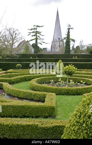 Les haies et les jardins paysagers de la Loire Cour Westbury National Trust sur une journée terne Banque D'Images