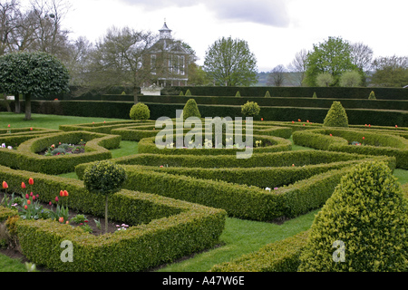 Les haies et les jardins paysagers de la Loire Cour Westbury National Trust sur une journée terne Banque D'Images