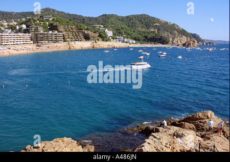 Vue panoramique sur mer et plage de Tossa de Mar Gérone Catalogne Catalogne Catalogne Costa Brava España Espagne Europe Banque D'Images