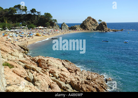 Vue panoramique sur mer et plage de Tossa de Mar Gérone Catalogne Catalogne Catalogne Costa Brava España Espagne Europe Banque D'Images