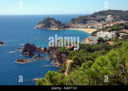 Vue panoramique sur mer et plage de Tossa de Mar Gérone Catalogne Catalogne Catalogne Costa Brava España Espagne Europe Banque D'Images