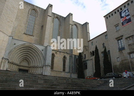 Vue de face de la cathédrale de Gérone Gérone Catalogne Catalogne Cataluña España Espagne Europe Banque D'Images