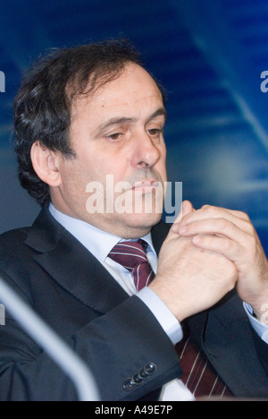 Michel Platini FRA nouveau président de l'UEFA au Congrès de l'UEFA 2007 à Düsseldorf en Allemagne Banque D'Images