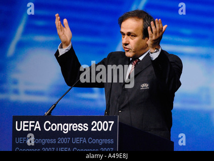 Michel Platini FRA nouveau président de l'UEFA au Congrès de l'UEFA 2007 à Düsseldorf en Allemagne Banque D'Images