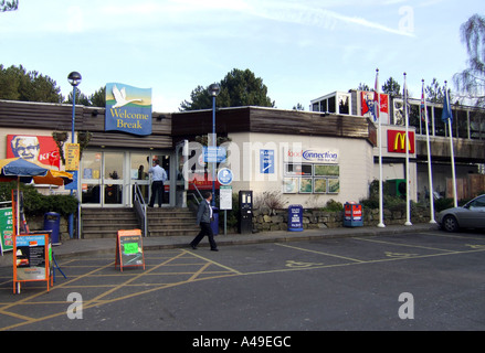 Les Services du parc automobile sur l'autoroute M3 Banque D'Images