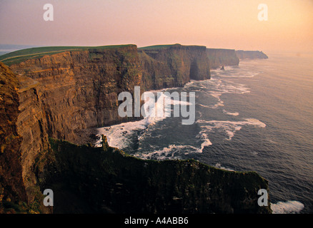 Les falaises de Moher, comté de Clare, Irlande Banque D'Images