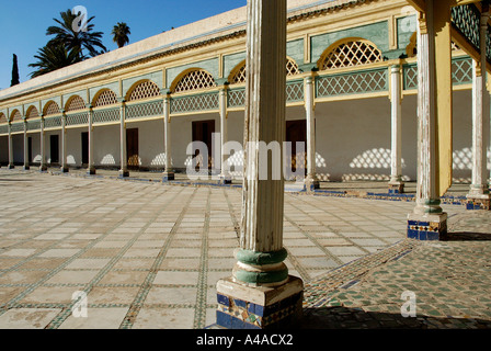 Colonnes et cour intérieure Palais de la Bahia Marrakech Banque D'Images