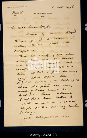 Les éléments de l'archive de Sir Arthur Conan Doyle - auteur une lettre de Winston Churchill - page 1 Banque D'Images