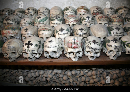 Autriche Hallstadt ; ;;cimetière ossuaire dans Machaeli Beinhaus Chapelle Église Charnier Hallstadt Haute-autriche;Salzkammergut Banque D'Images