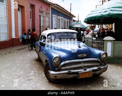 CUBA vieilles voitures américaines sont d'usage courant. Photo Tony Gale Banque D'Images