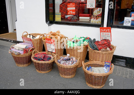 Shopping pour les touristes à Édimbourg Banque D'Images