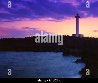 Le phare de Cap Zanpa Zanpa, Misaki, Okinawa, Japon Banque D'Images