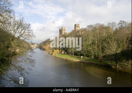 Cathédrale de Durham sur l'usure de la rivière Banque D'Images