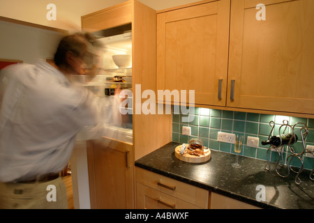Appartement Bord de mer moderne télévision Ile de Wight Angleterre Royaume-uni Grande-Bretagne Banque D'Images