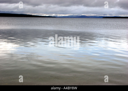 Le lac Yellowstone de West Thumb geyser Basin, parc national de Yellowstone, Wyoming Banque D'Images