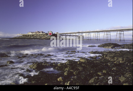 Birnbeck Pier et de l'île de 'tête' d'ancrage à marée basse Weston-super-Mare en Angleterre Banque D'Images