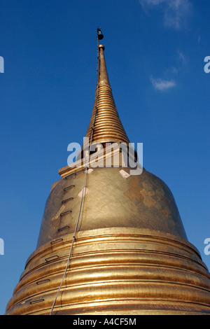 Stupa doré au Golden Mount Temple à Bangkok en Thaïlande Banque D'Images