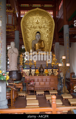 Chanter Shong seront Temple Singapour Banque D'Images