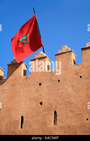 Drapeau marocain sur la construction Banque D'Images