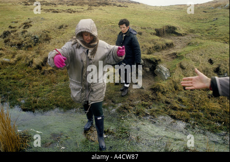 LUNDY ISLAND 1994 SMOKESTOP', 3 SMOKESTOPPERS AYANT UNE Ballade à travers la sombre mais belle île Banque D'Images