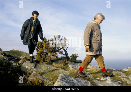 LUNDY ISLAND SMOKESTOP', 1994 SMOKESTOPPERS AYANT UNE PROMENADE. Tous les participants à "MOKE-STOP' sont de gros fumeurs Banque D'Images