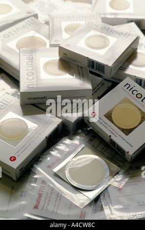 LUNDY ISLAND 1994 SMOKESTOP', DES TACHES CUTANÉES NICOTINELL DONT LA MAJORITÉ DE L'SMOKESTOPPERS UTILISÉES POUR LES AIDER À ARRÊTER DE FUMER Banque D'Images