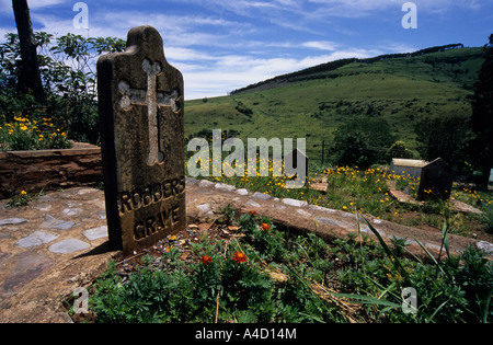 Paysage, pierre tombale sur la tombe des voleurs dans le cimetière, ville historique de l'époque de la ruée vers l'or, Pilgrims Rest, Mpumalanga, Afrique du Sud, destination de voyage, histoire Banque D'Images