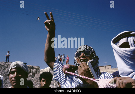 Une Intifada palestinienne demo sur le meurtre de deux jeunes 1988 Banque D'Images