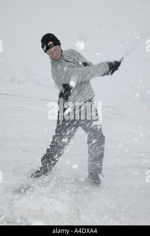 John Wells (UK), le gagnant du championnat de golf de glace 2004 Drambuie, Svalbard, Norvège Banque D'Images