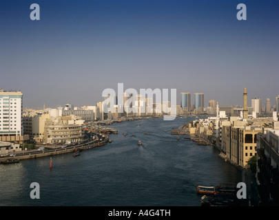 La crique de Dubaï au crépuscule Banque D'Images